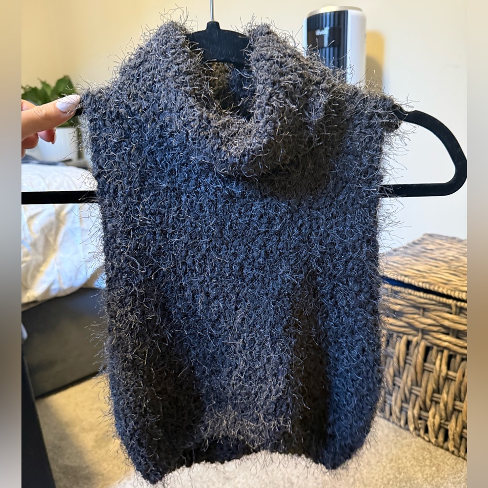 Eyelash knit sweater- size m/grey ** LIKE NEW